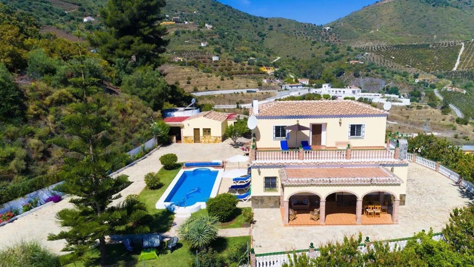 Views - By Casitas Select
